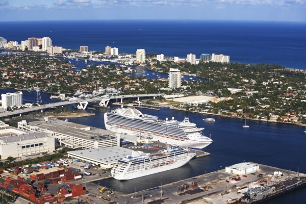 Cruise ship docked in Florida. Photographer: fotog