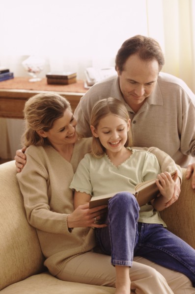 Family reading together. Photographer: Rob Lewine