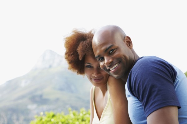 Couple relaxing outdoors. Photographer: momentimages