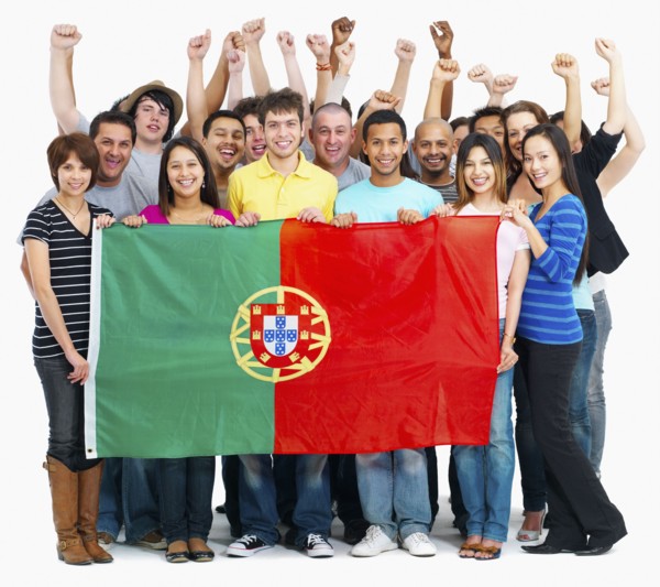 People holding flag. Photographe : momentimages