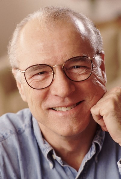 Portrait of a man wearing glasses. Photographe : Rob Lewine