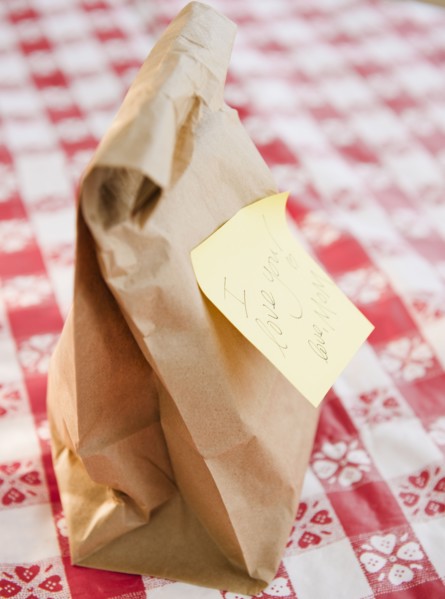 School lunch in brown paper bag. Photo : Jamie Grill