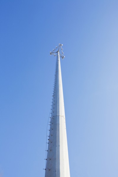 Communications tower. Photo : Chris Hackett