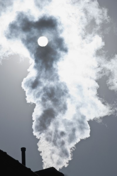 Smoke coming out of factory chimney. Photo : Antonio M. Rosario