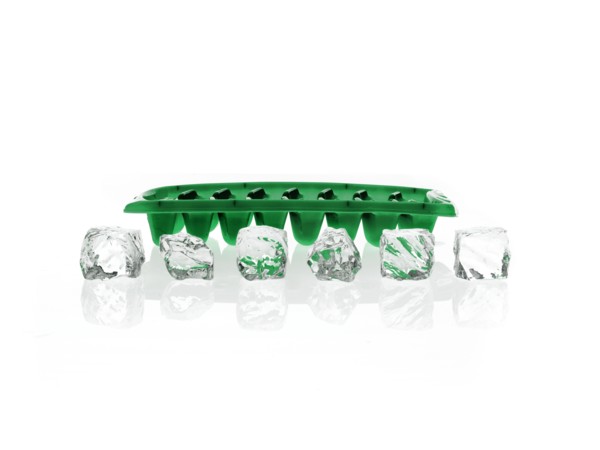 Ice cubes and green ice cube tray. Photo : David Arky