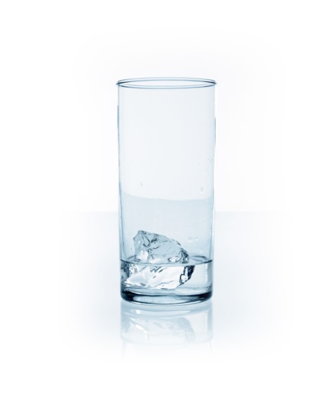 Glass of water. Photo : David Arky