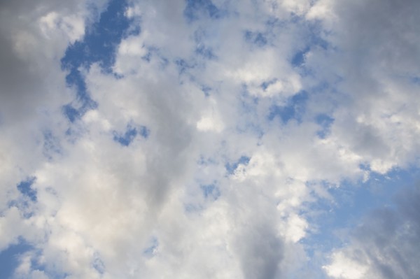 Clouds and blue sky. Photo : Chris Hackett