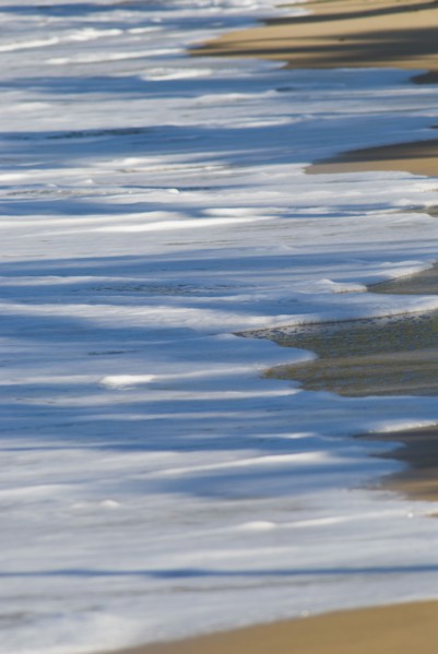 Tide on Caribbean beach. Photo : Antonio M. Rosario