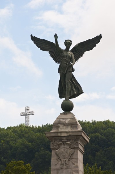 Statue of an angel. Photo. Daniel Grill