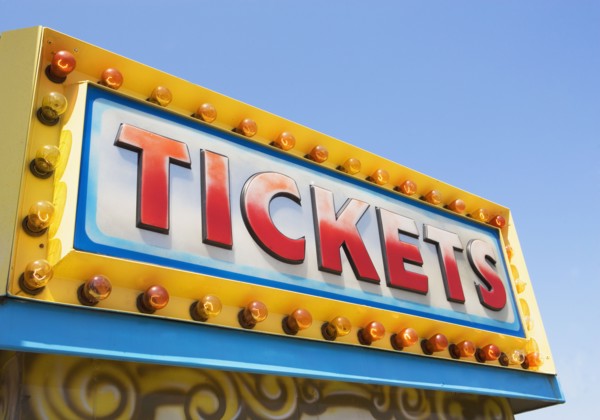 Tickets sign at fairgrounds. Photo : fotog