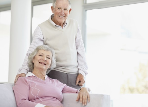 Affectionate senior couple. Photo : momentimages