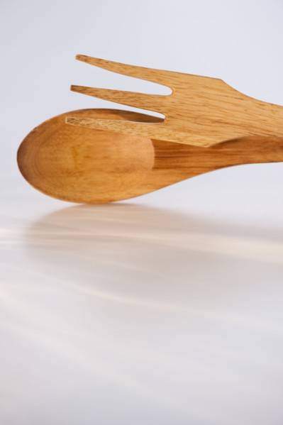 Wooden salad fork and spoon. Photo. Daniel Grill