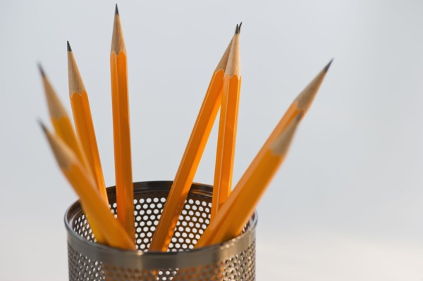 Sharpened pencils in jar. Photo : Daniel Grill