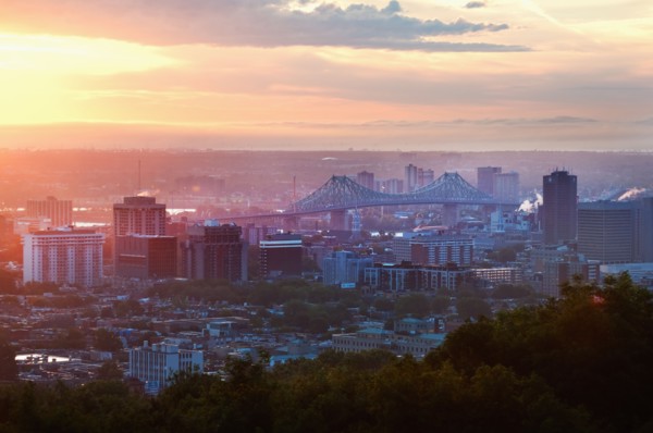 Canada, Montreal, cityscape at sunrise. Photo : Daniel Grill