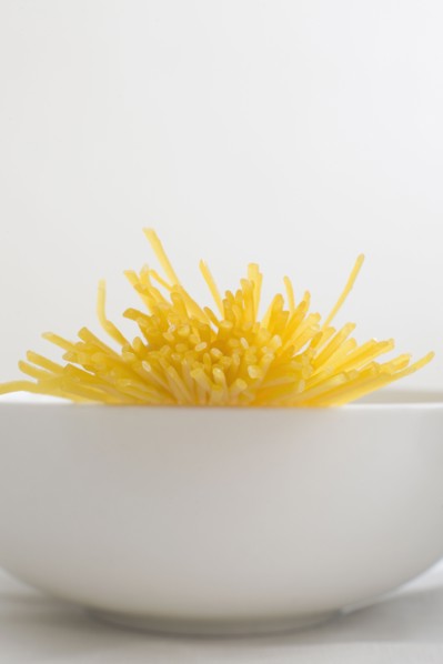 Whole wheat pasta in bowl. Photo : David Engelhardt