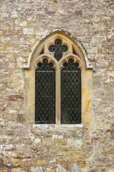 Church window. Photo : Jon Boyes
