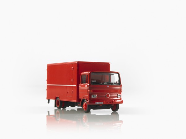 Studio shot of toy truck. Photo : David Arky