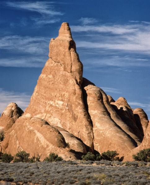 USA, Utah, Pinnacle in desert. Photo : Gary J Weathers