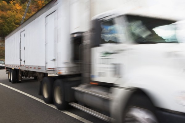 USA, New York, Bear Mountain, truck in motion. Photo : fotog
