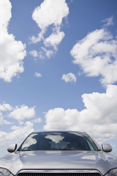 USA, Massachusetts, Car with sky. Photo : Chris Hackett