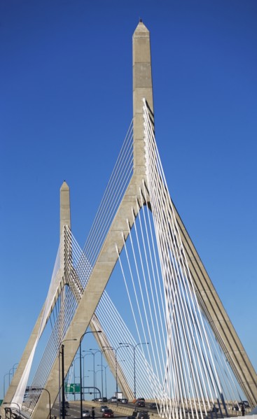USA, Massachusetts, Boston, Leonard P. Zakim Bunker Hill Memorial Bridge. Photo : fotog