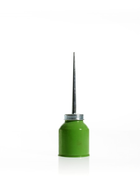 Studio shot of green oil can. Photo : David Arky