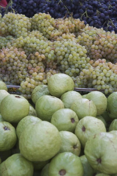 USA, New York City, heap of fruits. Photo : fotog