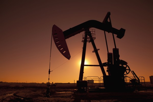 Silhouette of oil pump jack on rig. Photo : Dan Bannister