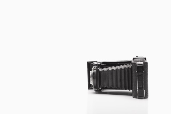Studio shot of vintage camera. Photo : FBP