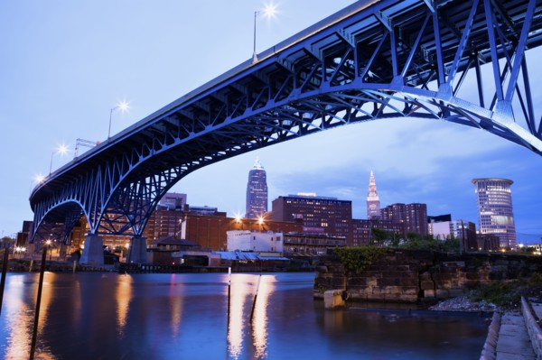 USA, Ohio, Cleveland, Bridge over River Cuyahoga . Photo : Henryk Sadura