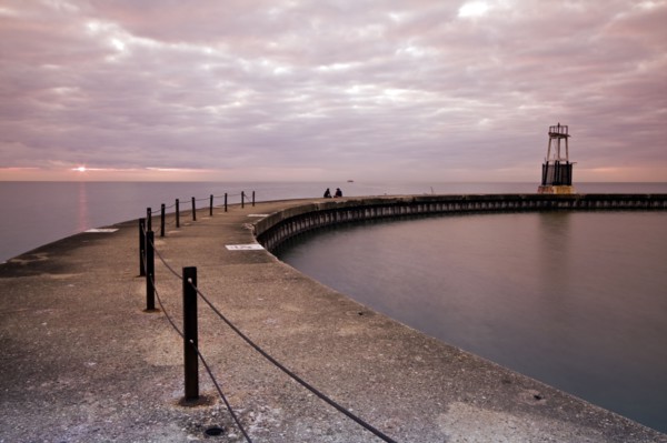 USA, Illinois, Chicago, pier at sunrise. Photo : Henryk Sadura