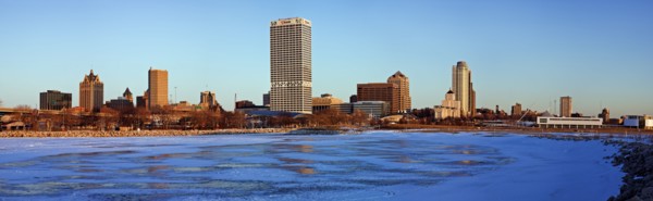 USA, Wisconsin, Milwaukee skyline. Photo : Henryk Sadura