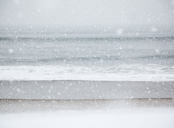 USA, New York State, Rockaway Beach, snow storm on beach. Photo : Jamie Grill Photography