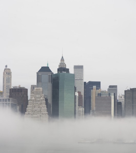USA, New York State, New York City, Skyline in fog. Photo : fotog