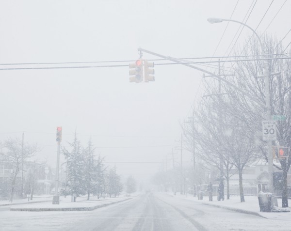 USA, New York State, Rockaway Beach, street during blizzard. Photo : Jamie Grill Photography
