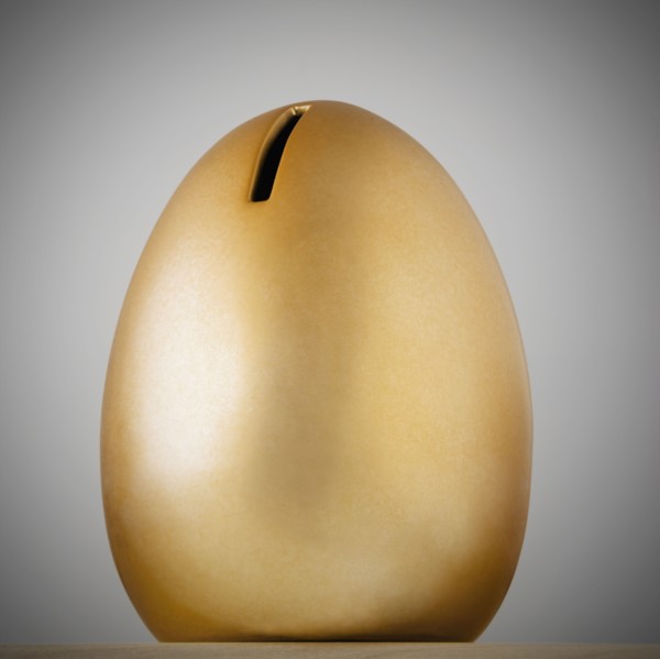 Savings egg money box. Photo : Joe Clark