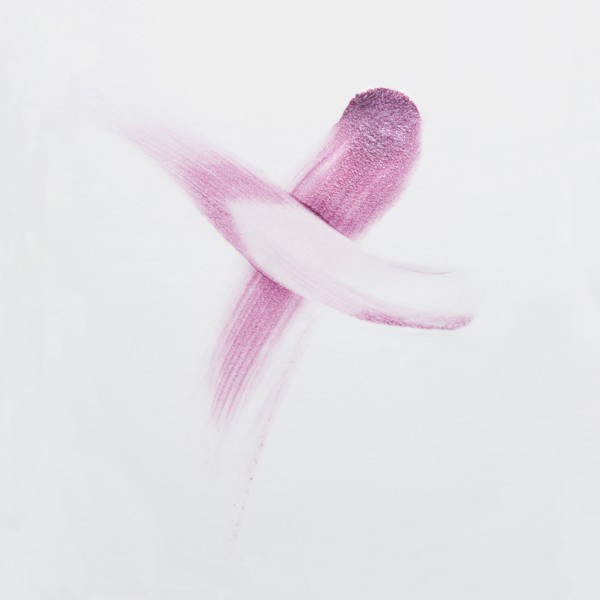 Studio shot of pink smudge. Photo : Joe Clark