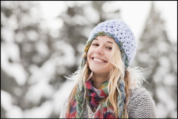 USA, Utah, Salt Lake City, portrait of young woman in winter clothing. Photo : Mike Kemp