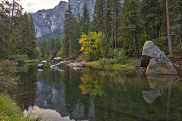 USA, California, Merced River. Photo : Gary Weathers
