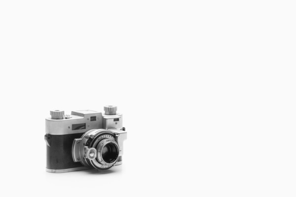 Studio shot of vintage camera. Photo : FBP