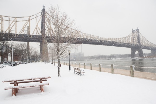 USA, New York City, Queensboro Bridge in winter. Photo : fotog