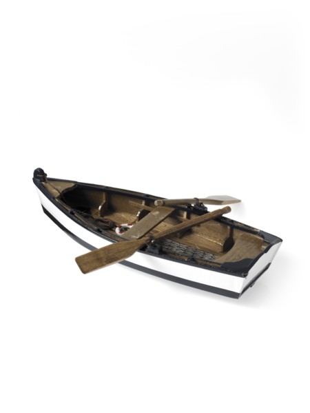 Studio shot of wooden boat. Photo : David Arky