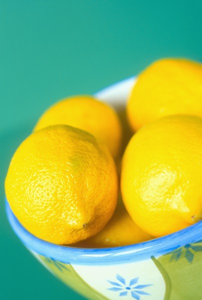 Close-up of lemons in bowl. Photo : Antonio M. Rosario