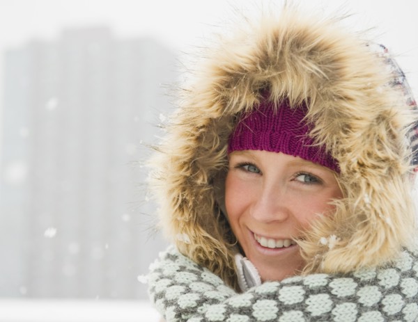 Jersey City, New Jersey, portrait of woman wearing warm clothing. Photo : Jamie Grill Photography