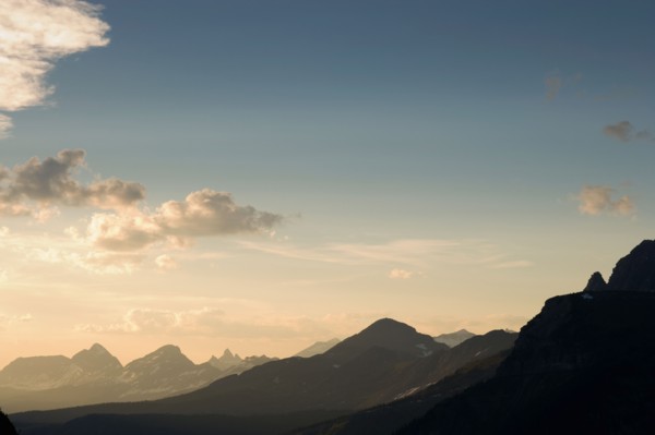 USA, Montana, Glacier National Park, Mountain range. Photo : Noah Clayton