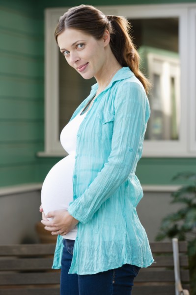 Portrait of expectant mother. Photo : Rob Lewine