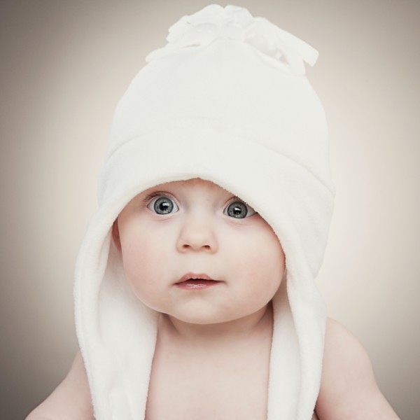 Surprised baby boy (6-11 months) . Photo : King Lawrence