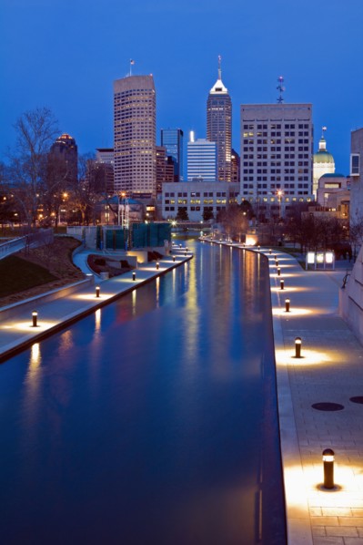 USA, Indiana, Indianapolis, Skyline with river. Photo : Henryk Sadura