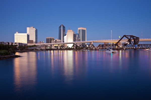 USA, Florida, Jacksonville, City skyline at dusk. Photo : Henryk Sadura