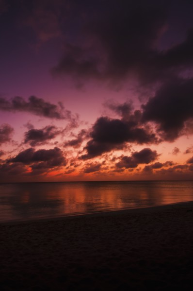 Aruba, sea at sunset. Photo : Daniel Grill